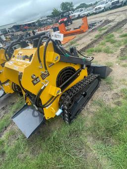 New Land Hero Mini Skid 23Hp Model LDH-T460-CEM Has broken throttle