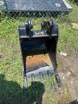 20" CAT Excavator bucket