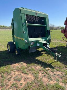 John Deere 566 Round Baler