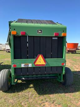 John Deere 566 Round Baler