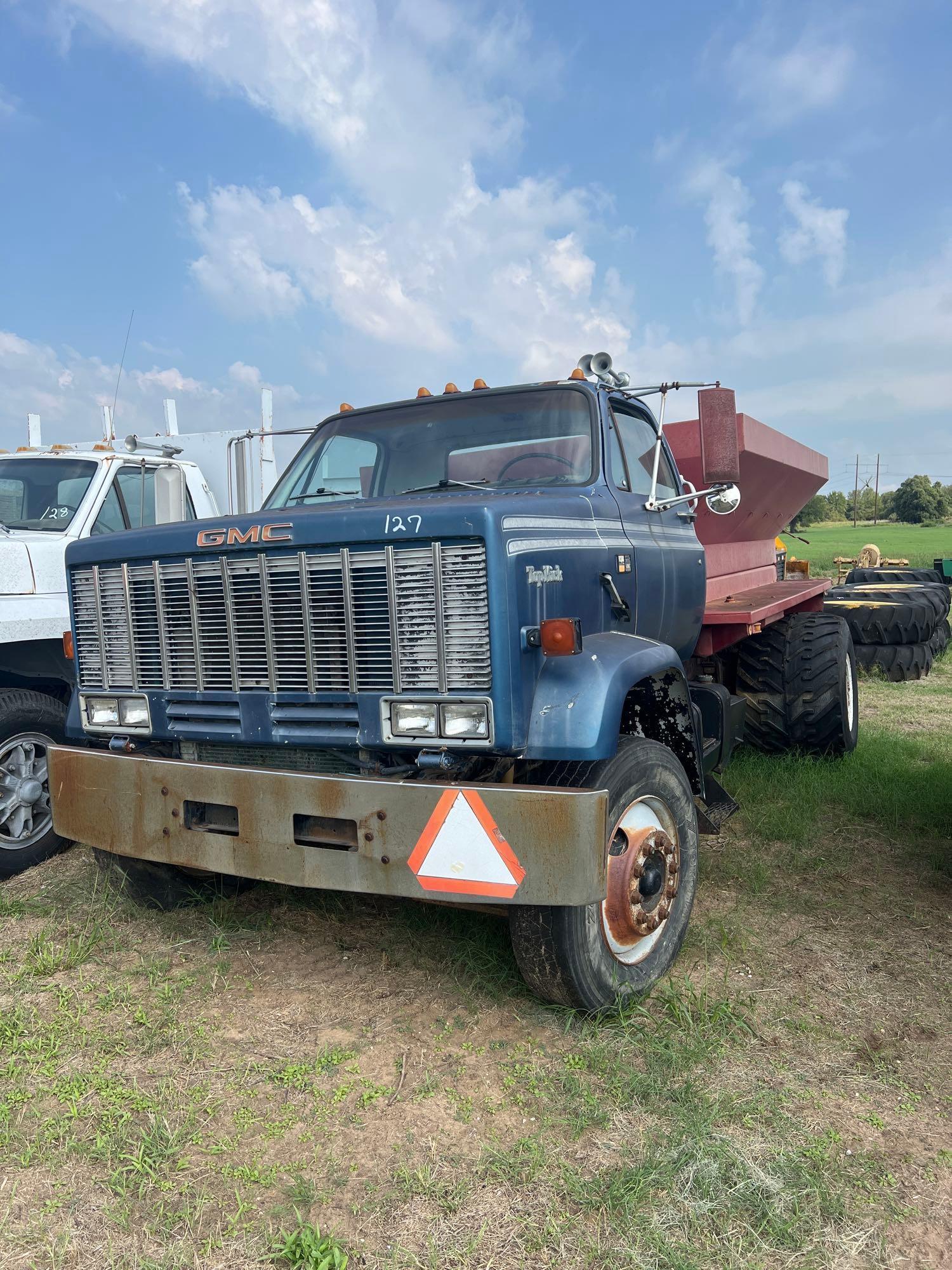 1984 GMC 7000 Diesel Top Kick Fertilizer Spreader. DOES NOT RUN
