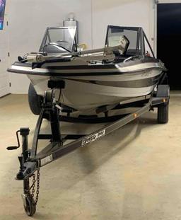 1988 Stratos 266 FS Boat - Has Johnson 90 Motor - Runs - Comes with Titles
