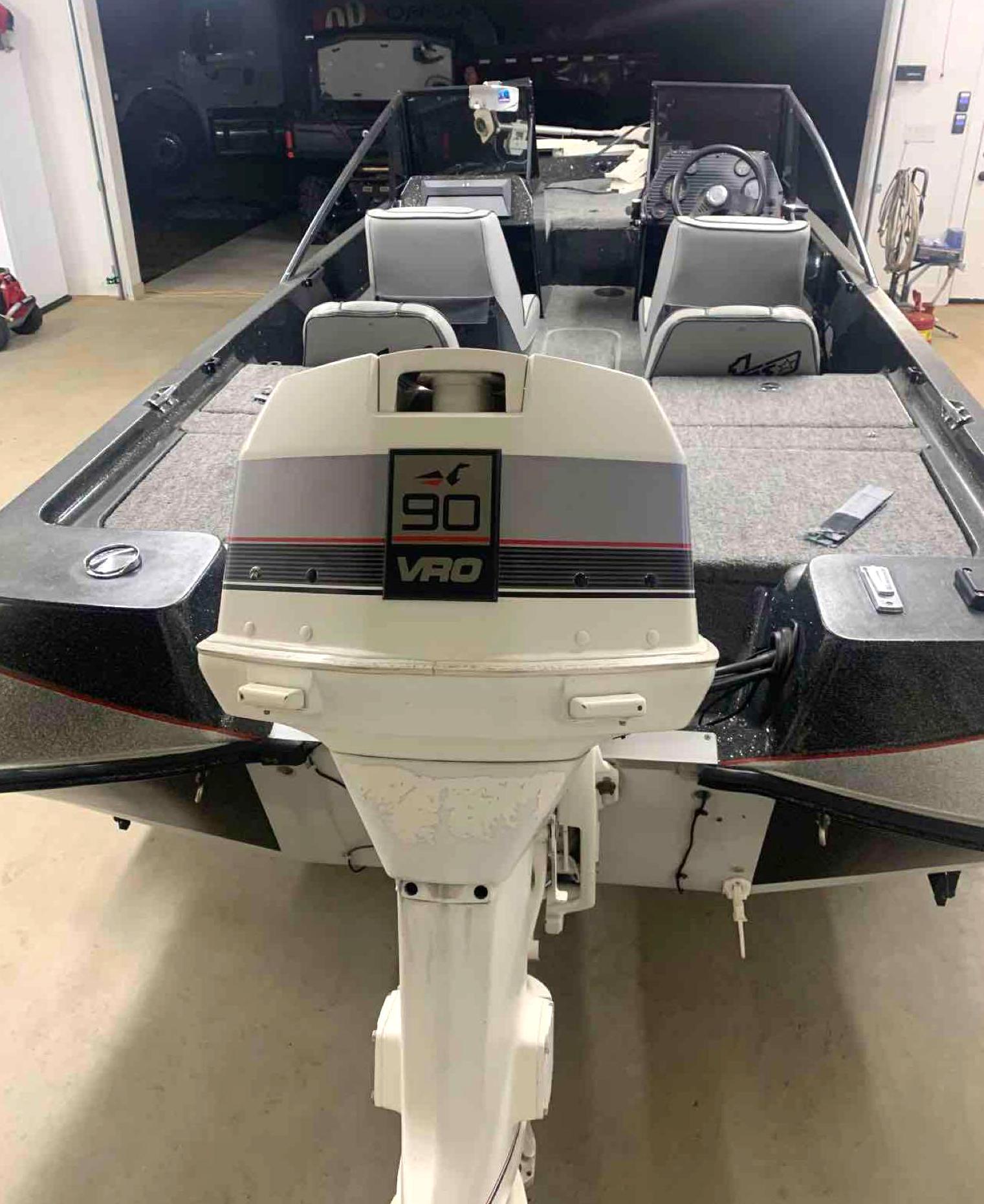 1988 Stratos 266 FS Boat - Has Johnson 90 Motor - Runs - Comes with Titles