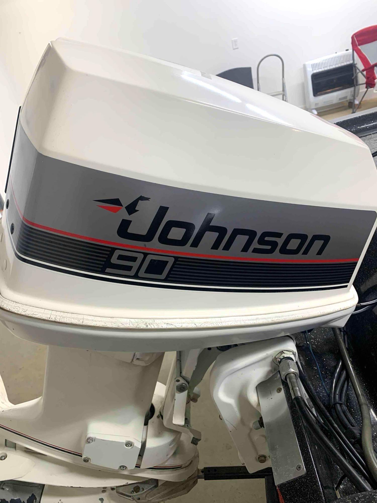 1988 Stratos 266 FS Boat - Has Johnson 90 Motor - Runs - Comes with Titles