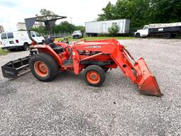 Kubota L3600 Tractor - 1717 hours - 2wd - Glide Shift Transmission - Runs