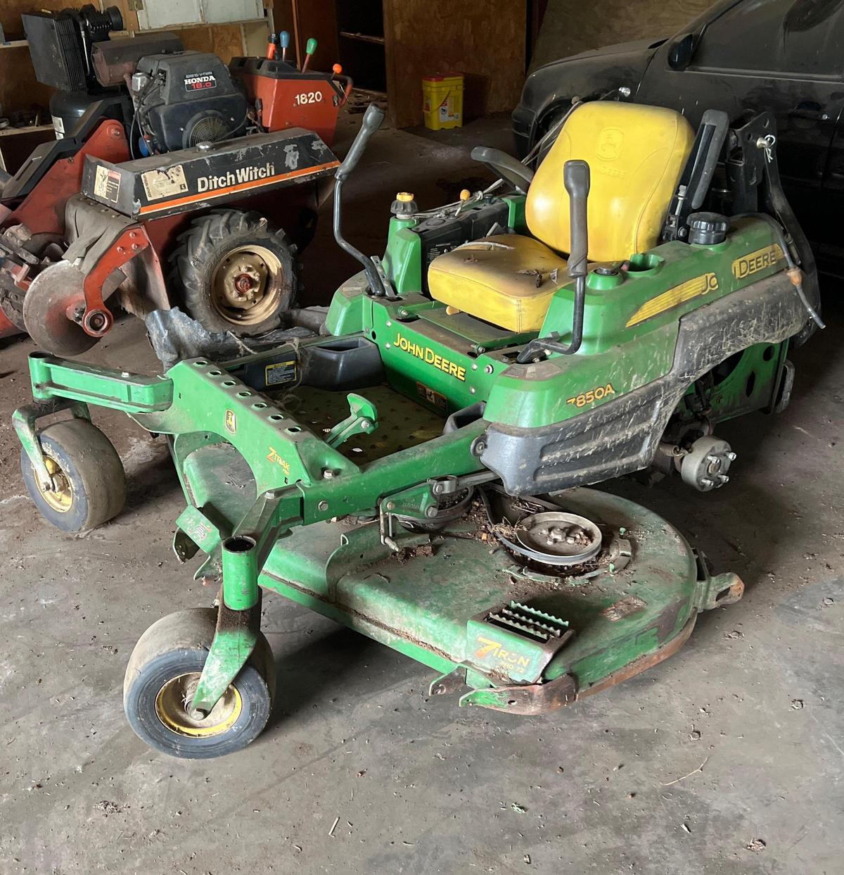 John Deere Z-Track Mower - Parts only