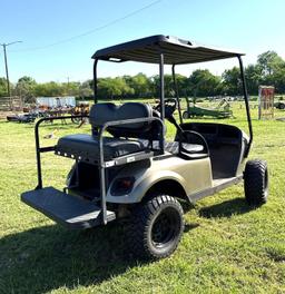 Electric Golf Cart - Runs and Drives - Has Lights, Blinkers, and Horn - Super Nice and Clean