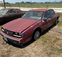 1987 Oldsmobile Toronado Trofeo - V6 with Bucket Seats and Console - Comes with Title