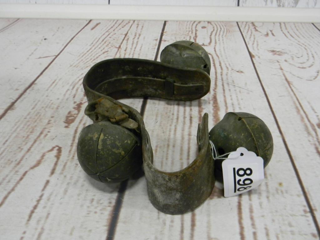STRAP OF SLEIGH BELLS