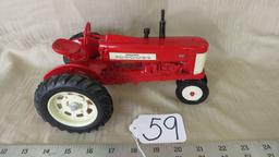 ERTL FARMALL 350 SPECIAL EDITION 1985