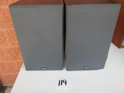 2 Yamaha Speakers