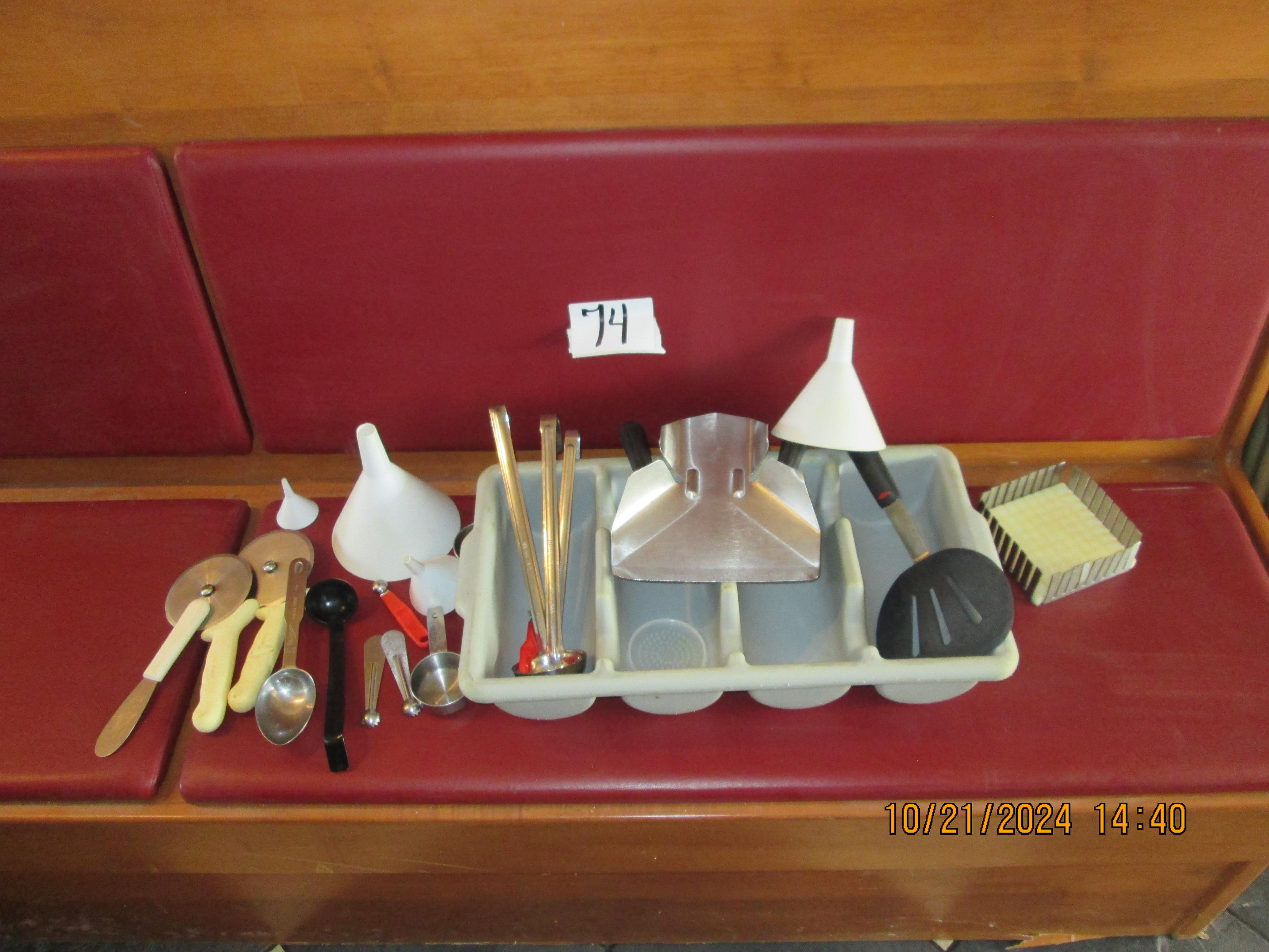 ASSORTED KITCHEN ITEMS