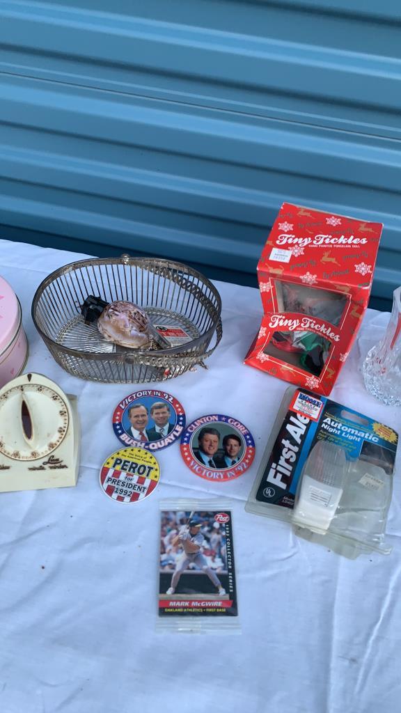 Clinton pins Misc items