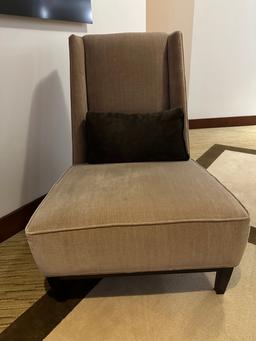 30"W x 32"D x 40"H Decor Fabric Chair