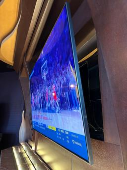 Samsung QN75Q8FNBF 75" QLED Smart 4K UHD TV