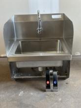 17.25”W All S/S Wall Mount Hands-Free Hand Sink w/Knee Pedals w/Side Splashes w/Faucet 15.5”D