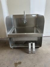 17.25”W All S/S Wall Mount Hands-Free Hand Sink w/Knee Pedals w/Side Splashes w/Faucet 15.5”D