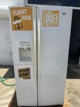 Refrigerator/Freezer w/Ice Maker