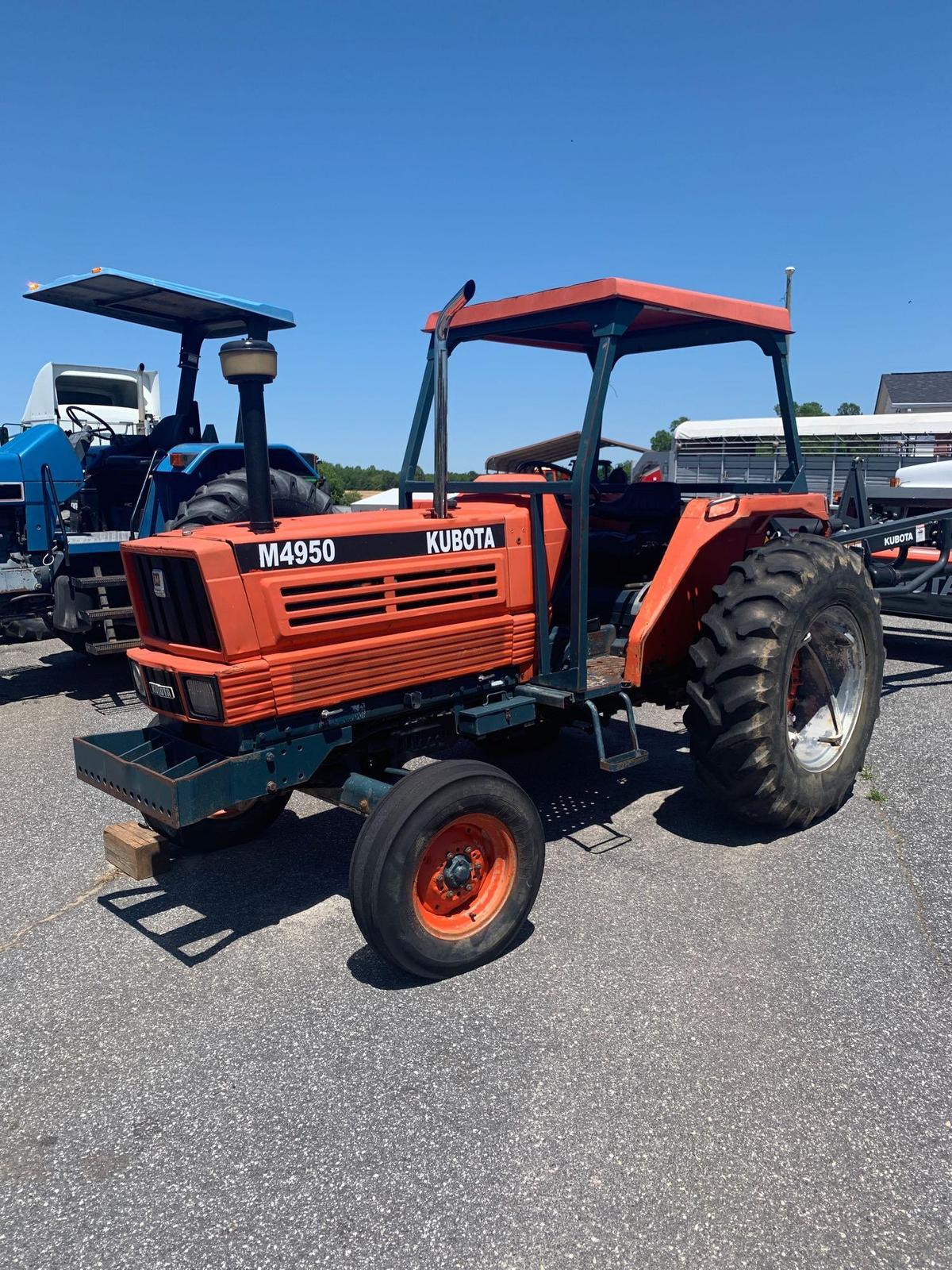 Kubota M4950 Tractor