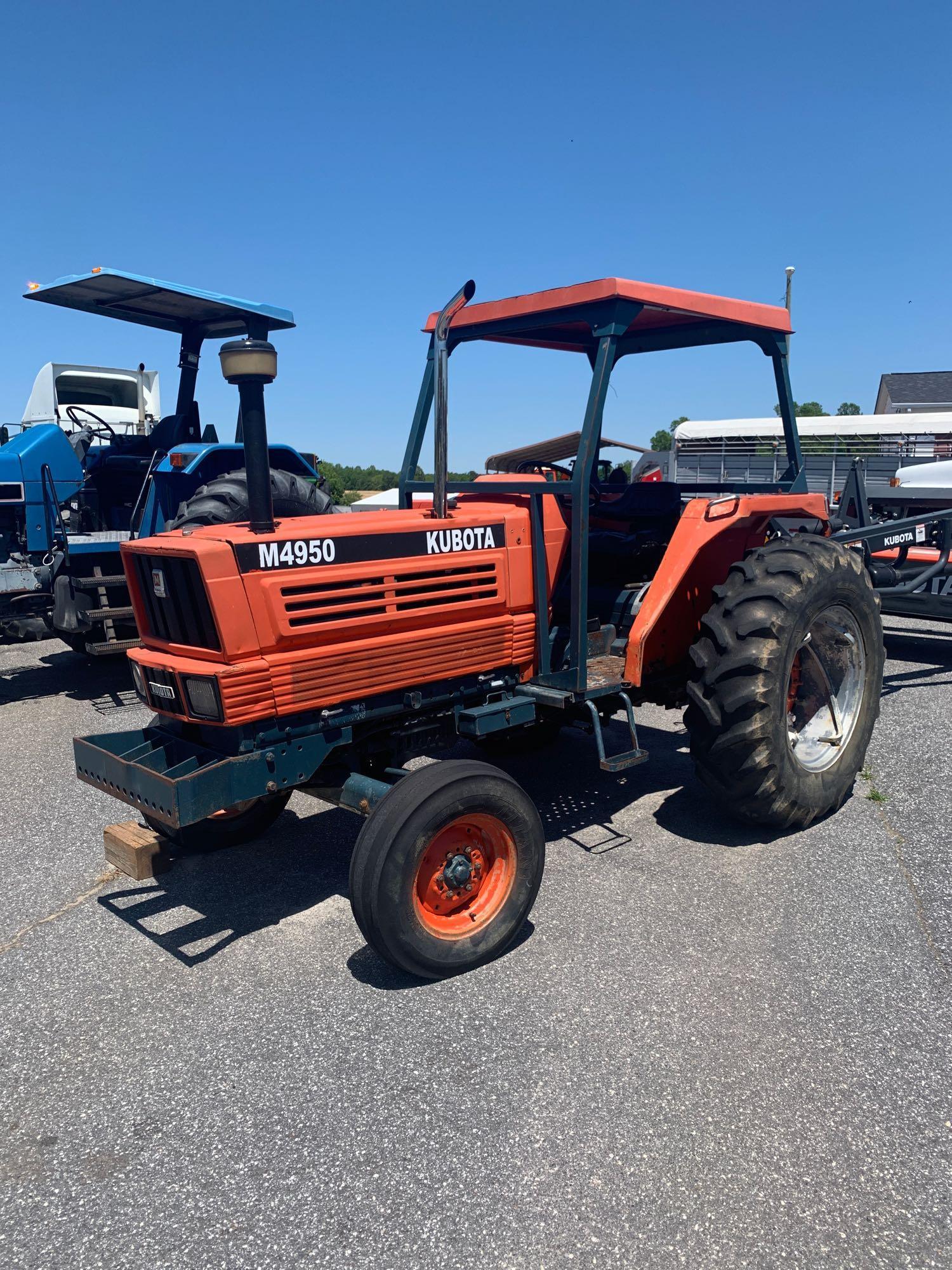 Kubota M4950 Tractor