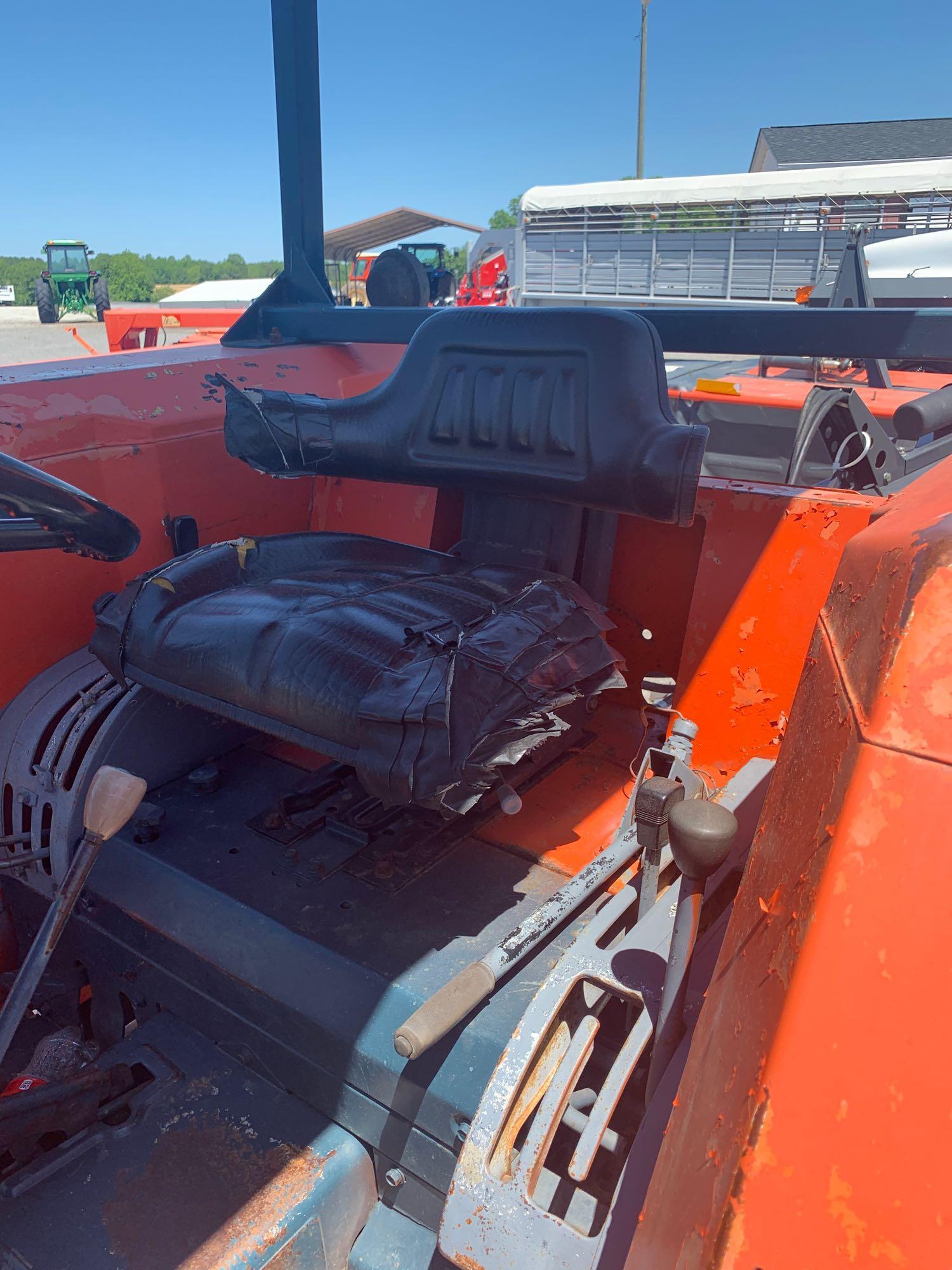 Kubota M4950 Tractor
