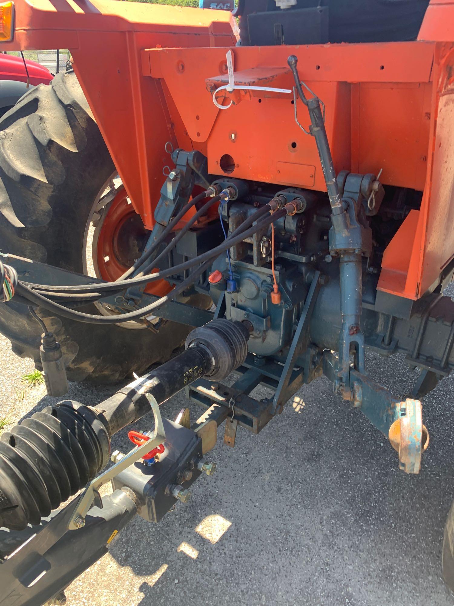 Kubota M4950 Tractor