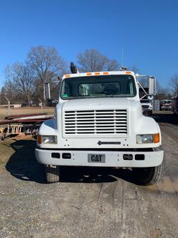 2000 International 4700 S/A Mechanics Truck