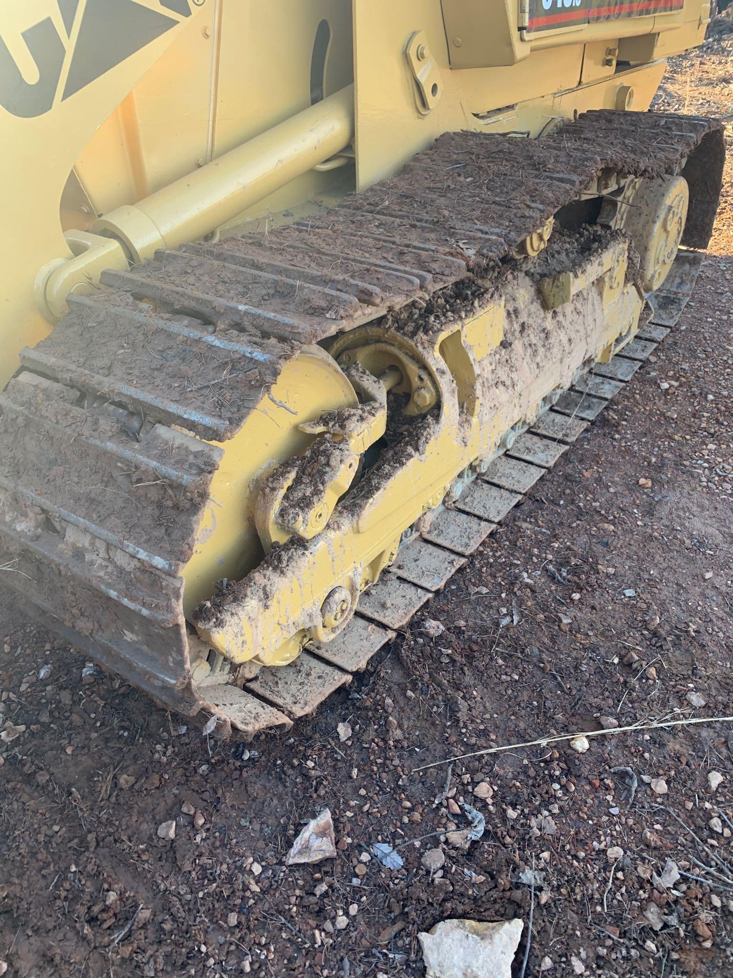 Caterpillar 943 Crawler Loader