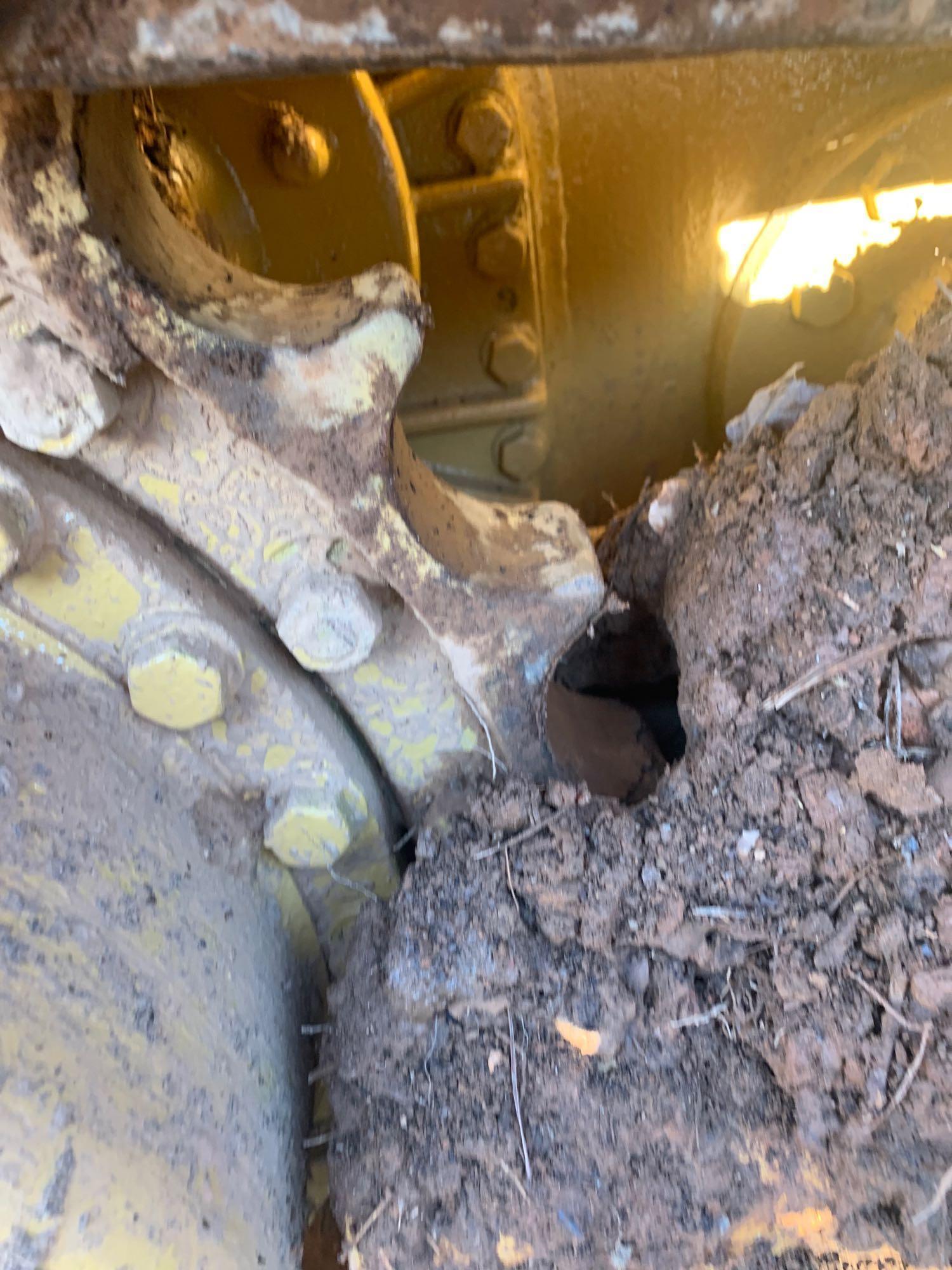 Caterpillar 943 Crawler Loader