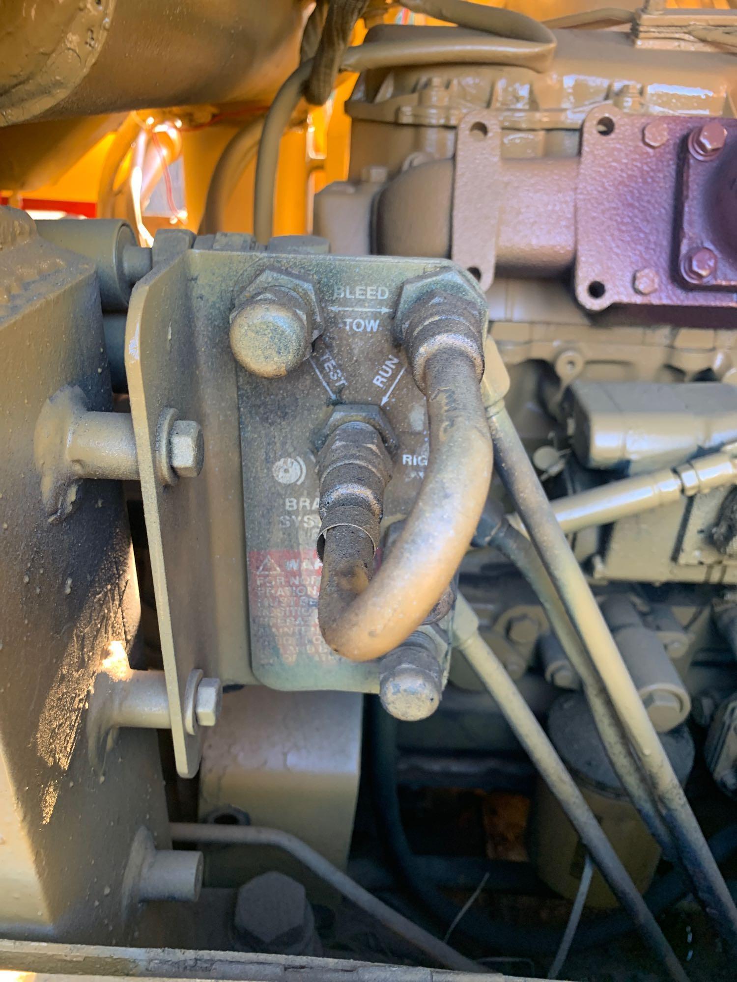 Caterpillar 943 Crawler Loader