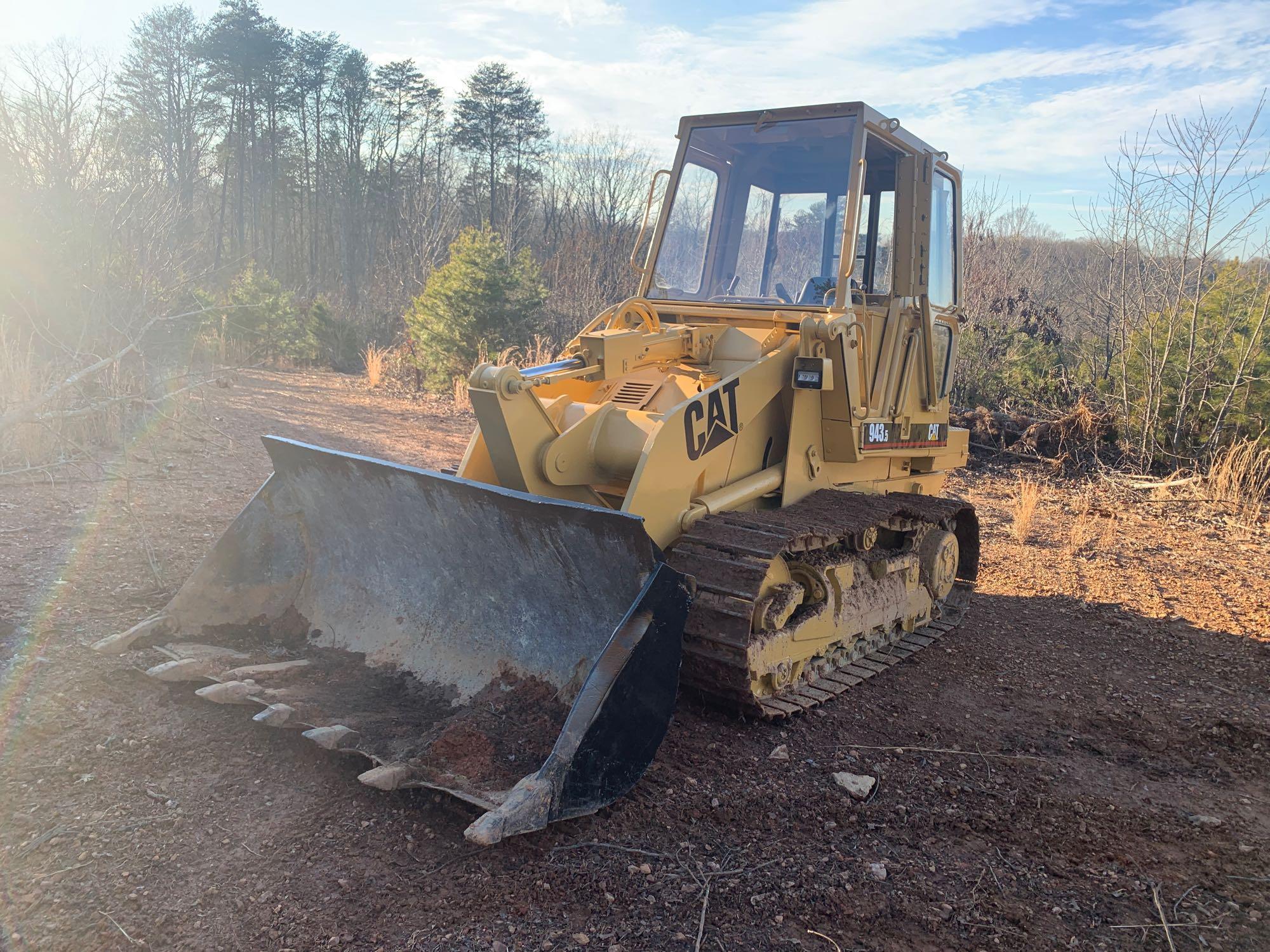 Caterpillar 943 Crawler Loader