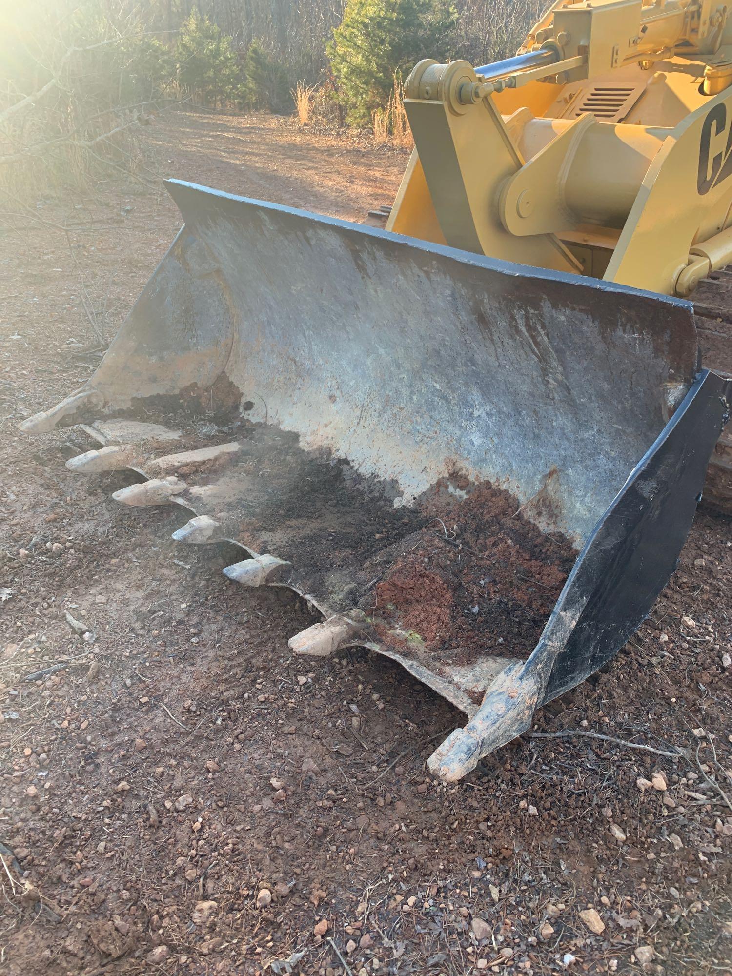 Caterpillar 943 Crawler Loader