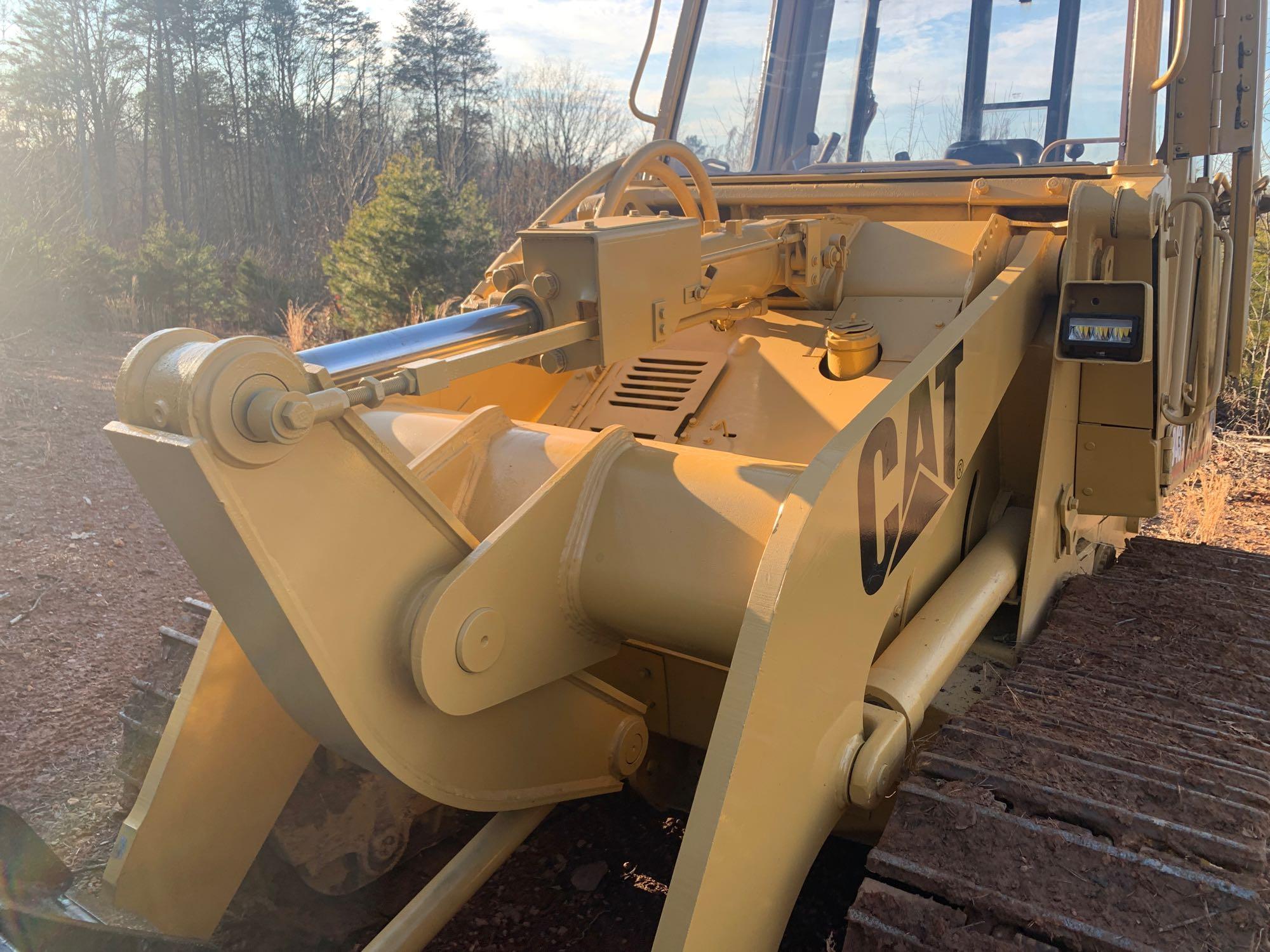 Caterpillar 943 Crawler Loader