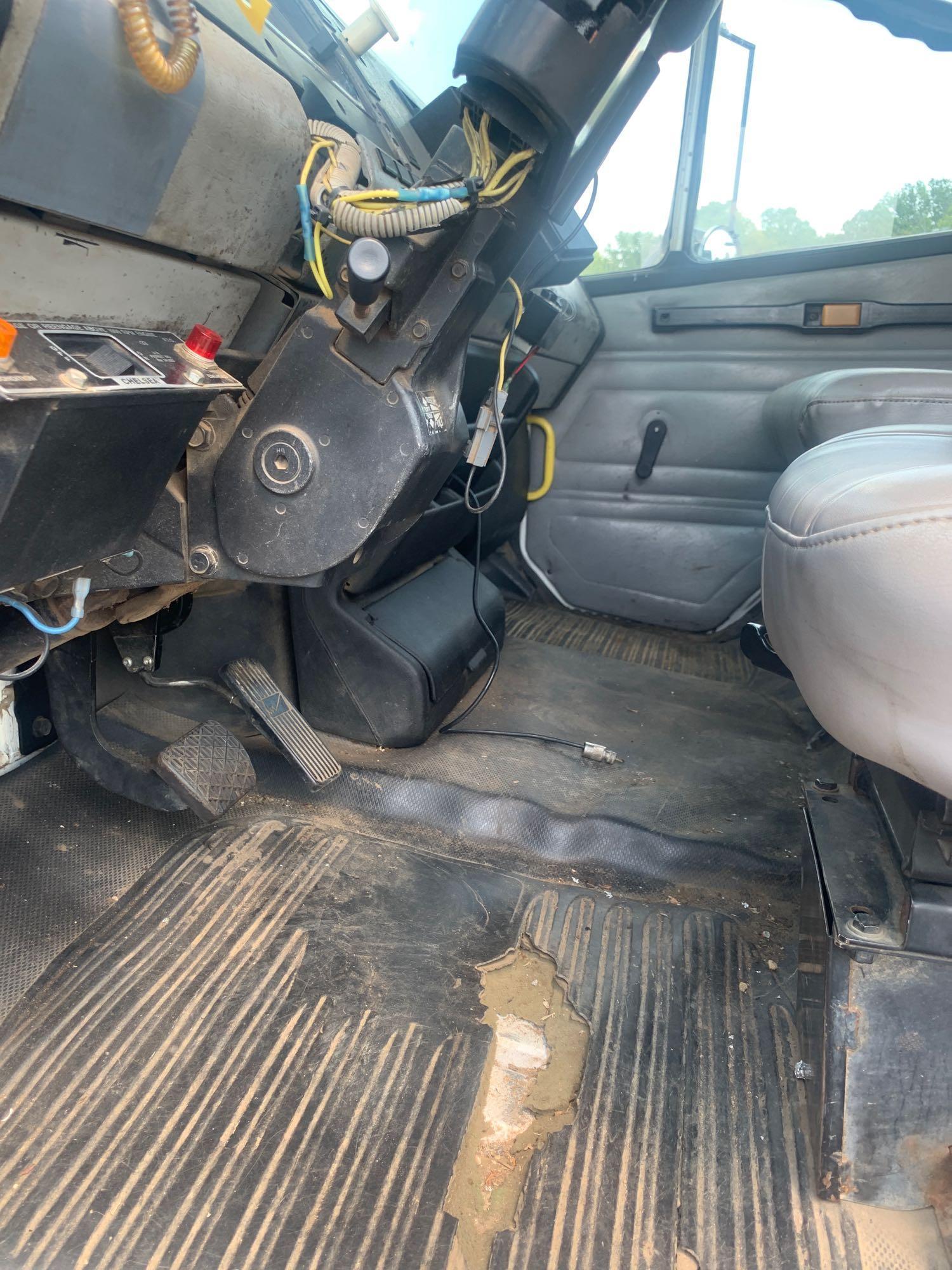 2002 Freightliner FL70 S/A Grapple Dump Truck