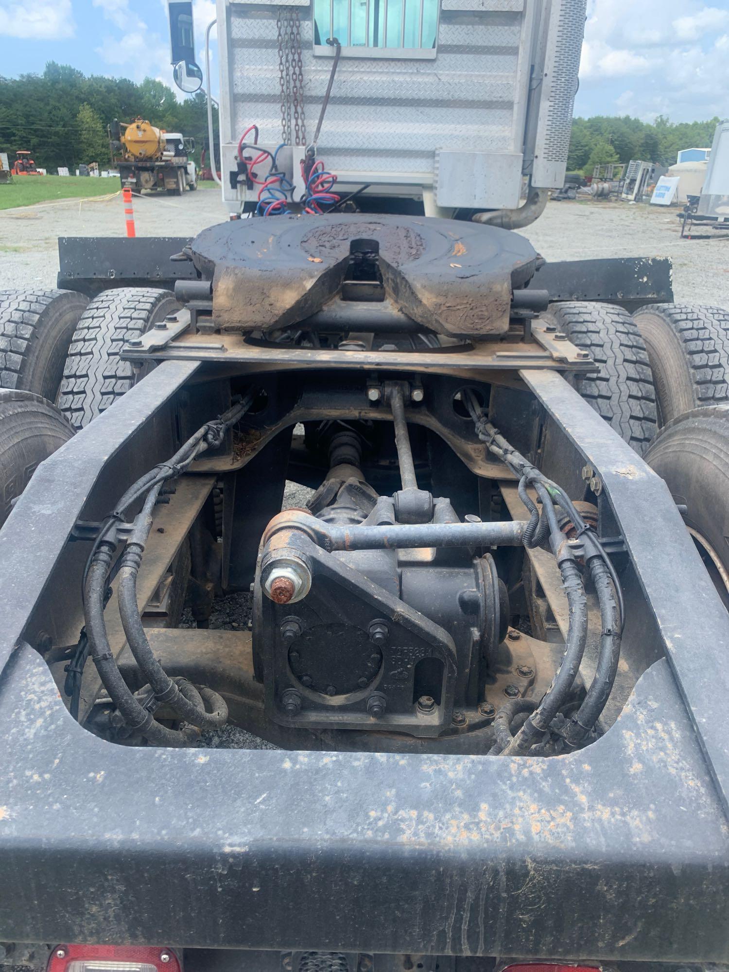 2006 Mack CHN613 T/A Truck Tractor