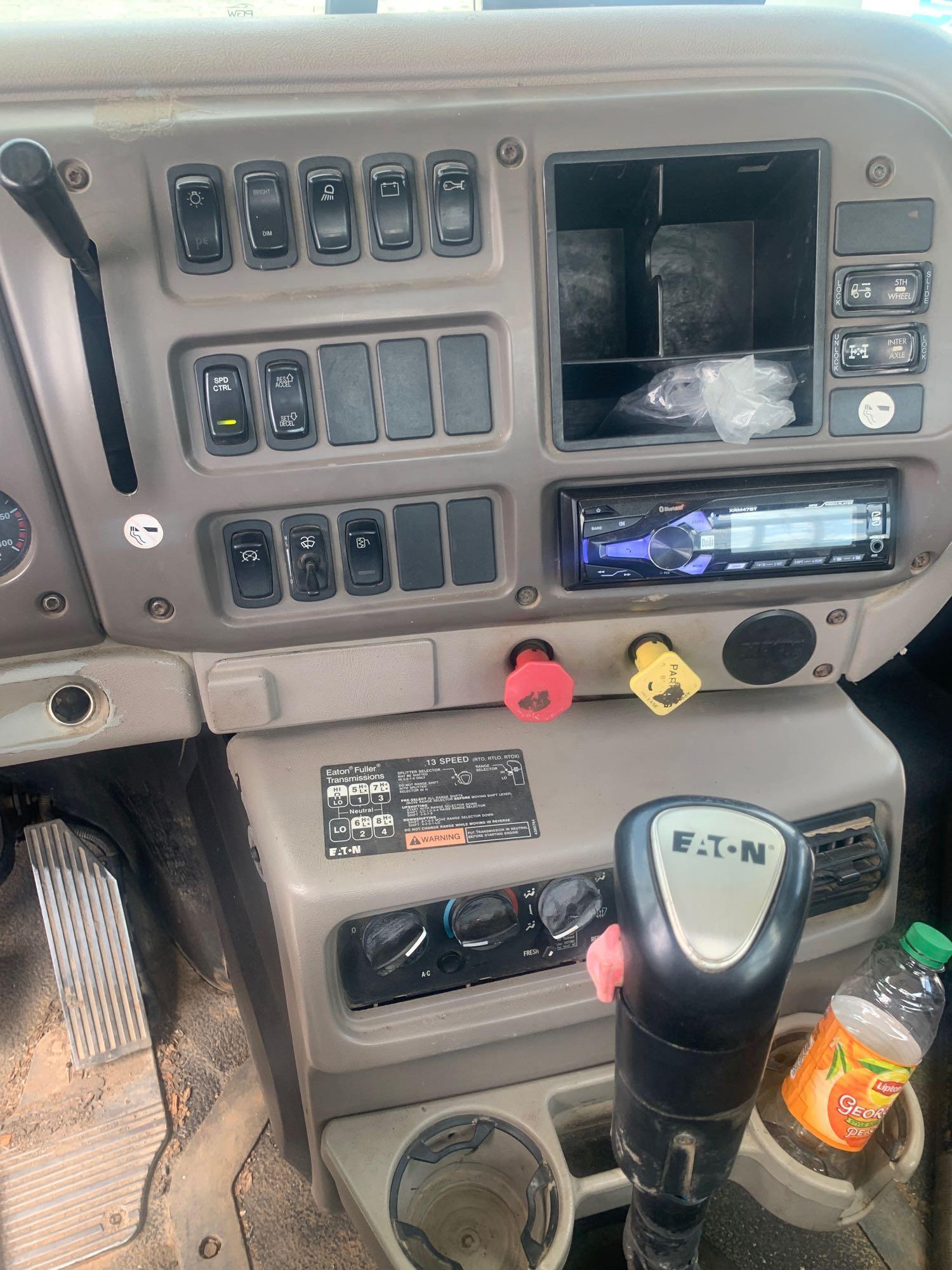 2006 Mack CHN613 T/A Truck Tractor