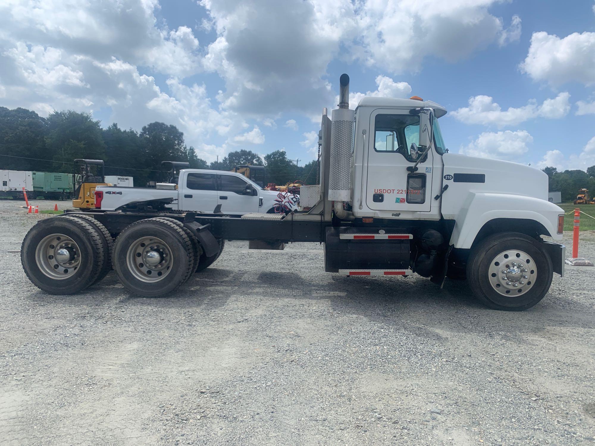 2006 Mack CHN613 T/A Truck Tractor