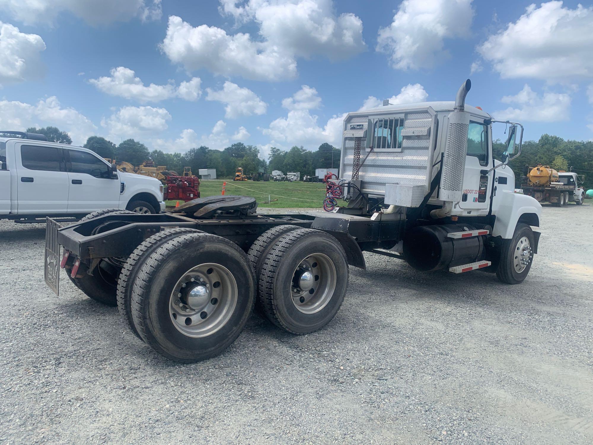 2006 Mack CHN613 T/A Truck Tractor