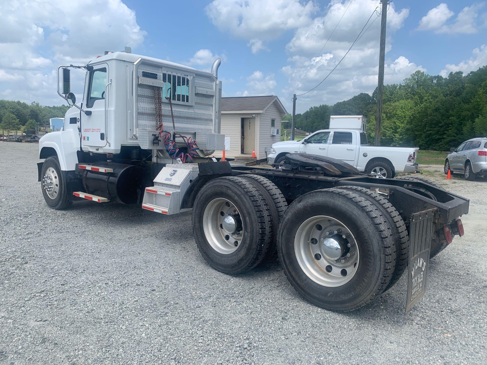 2006 Mack CHN613 T/A Truck Tractor