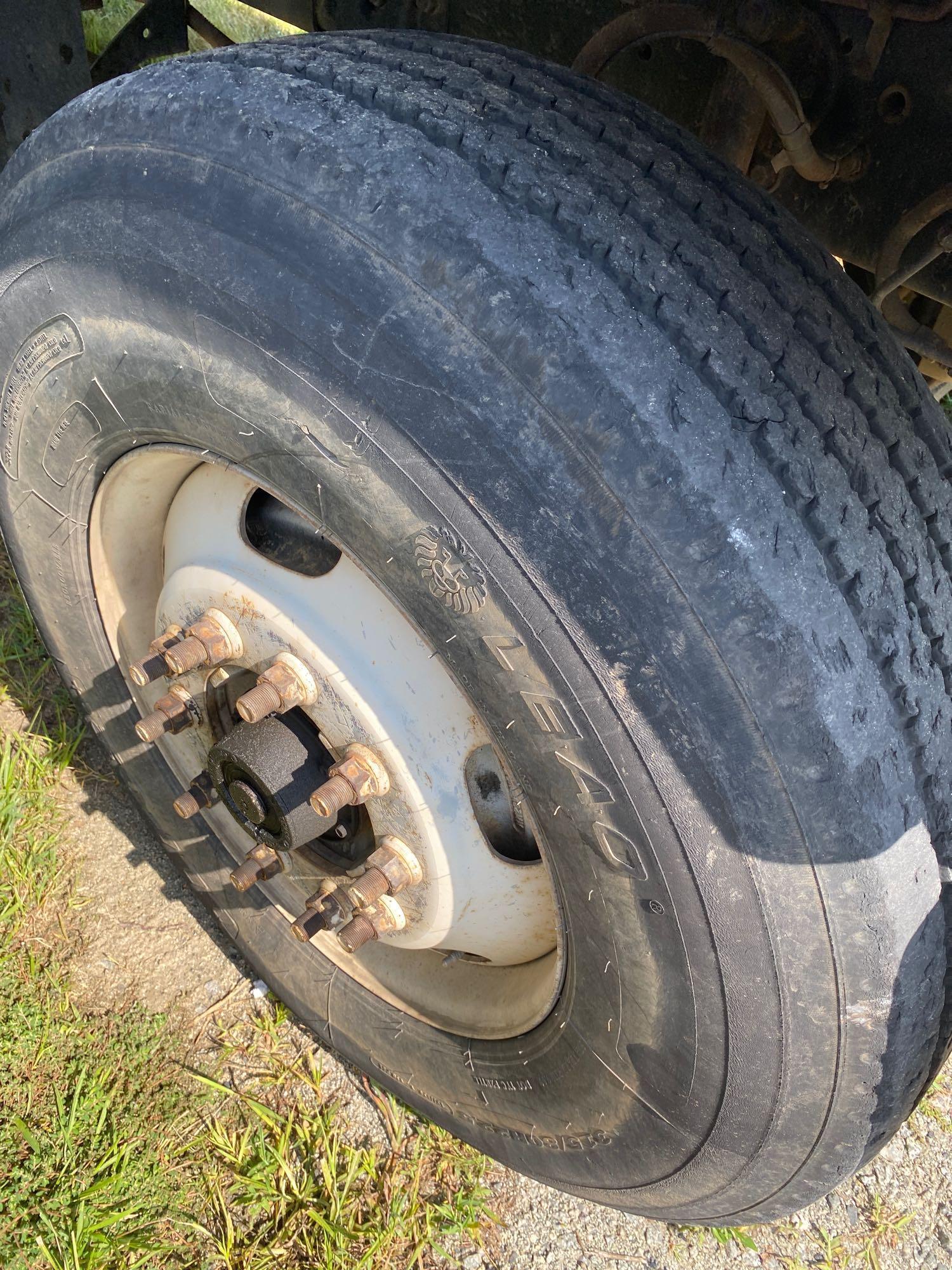 2003 Sterling L9500 T/A Mud Mixer Truck
