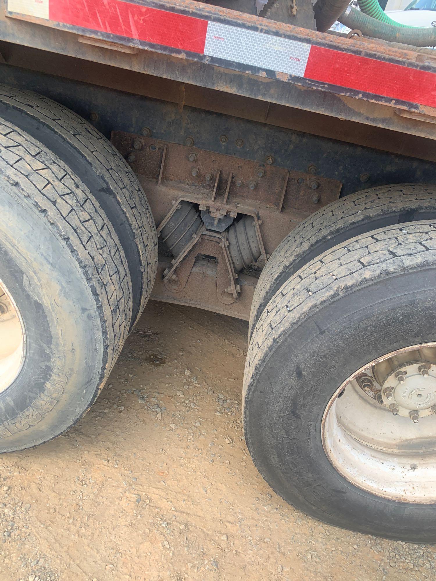 2003 Sterling L9500 T/A Mud Mixer Truck