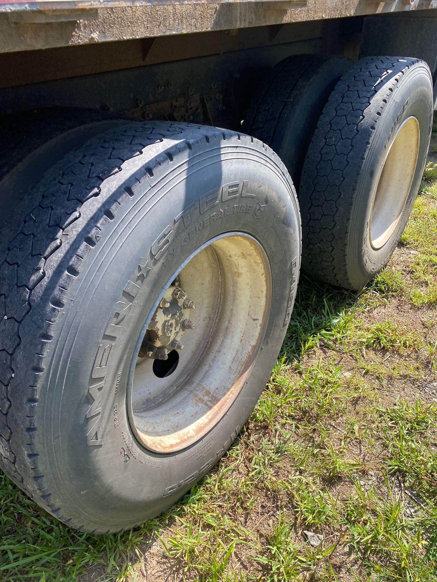 2003 Sterling L9500 T/A Mud Mixer Truck