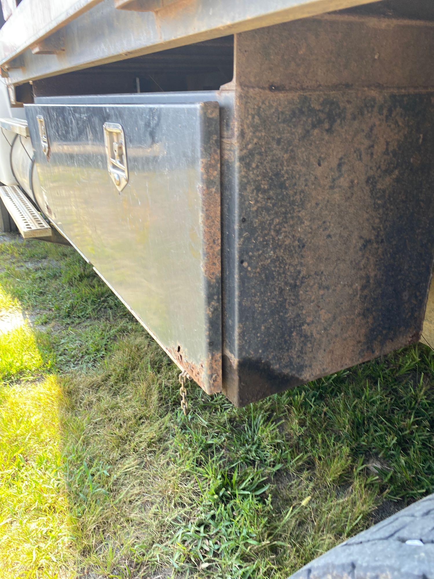 2003 Sterling L9500 T/A Mud Mixer Truck