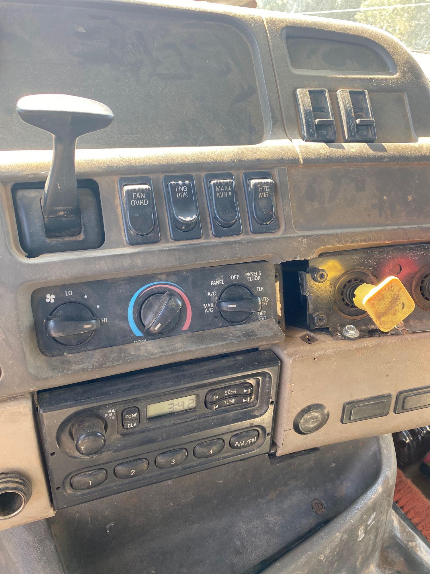 2003 Sterling L9500 T/A Mud Mixer Truck