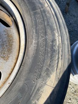 Quantity of 6 Bridgestone 295/75R22.5 Rim/Tires