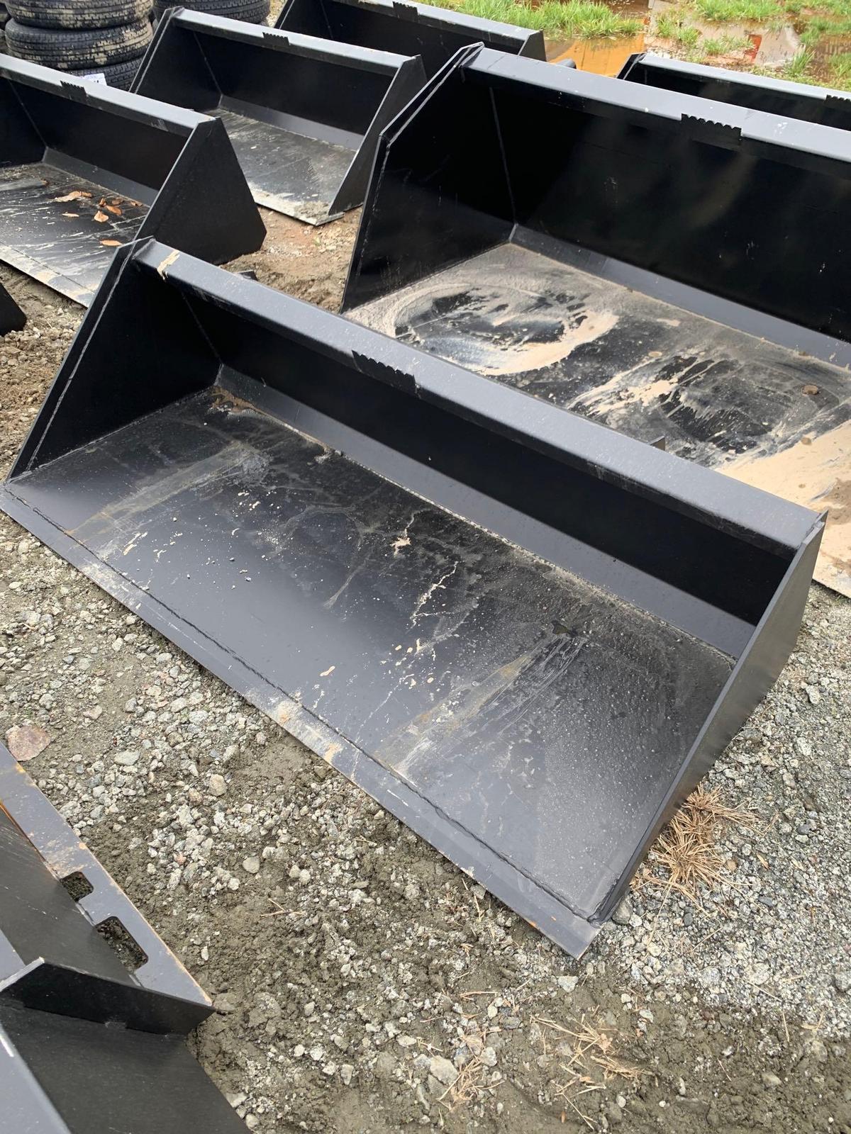 NEW 72IN SKID STEER BUCKET