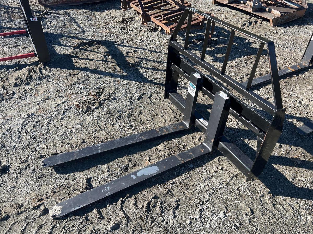 Kivel Unused Skid Steer Pallet Fork Attachment