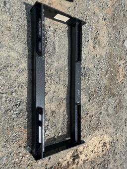 SKID STEER MOUNTING BRACKET