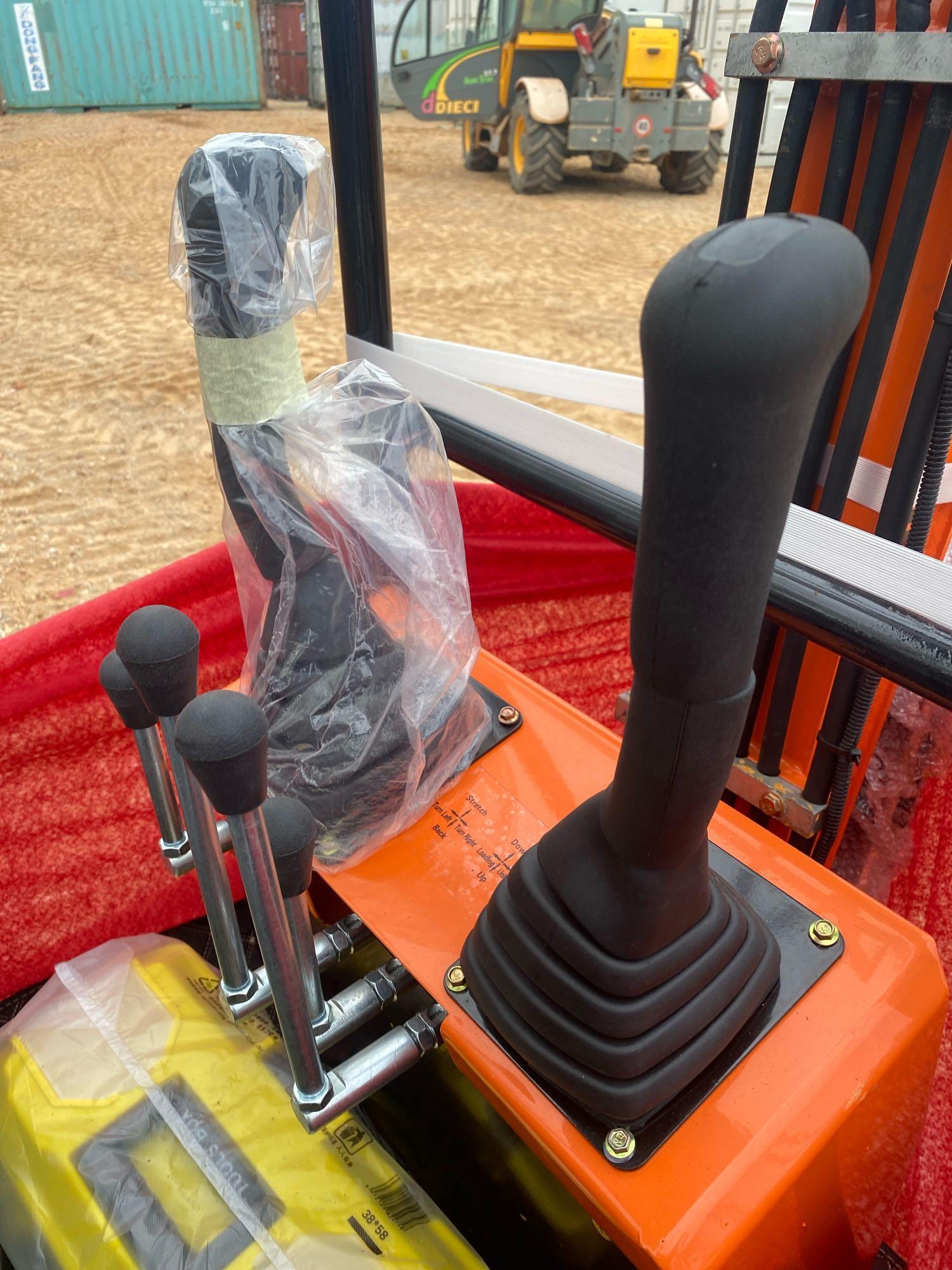 AGT QH12 Mini Excavator