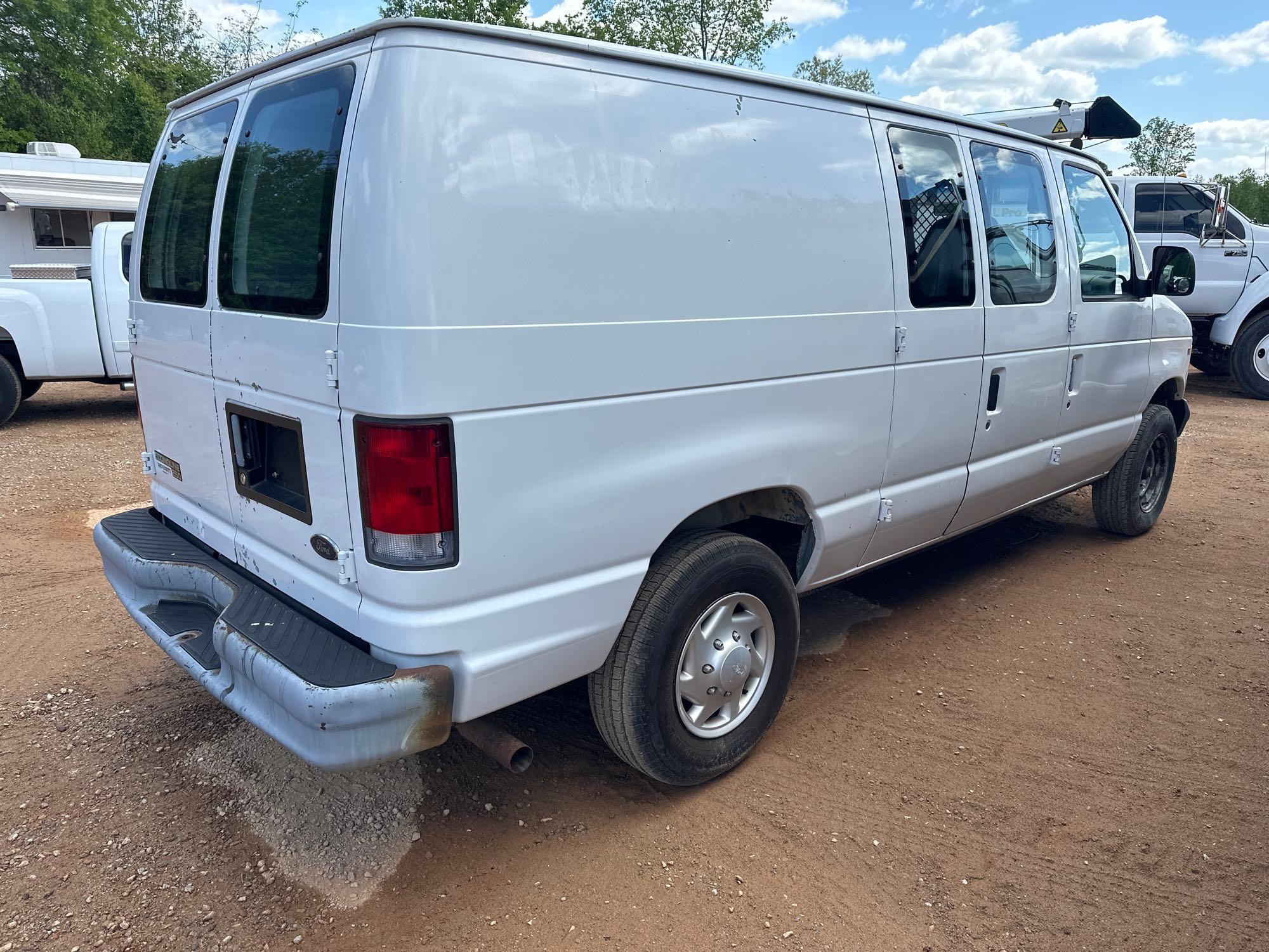 1998 FORD E-250 CARGO VAN